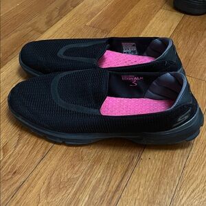 Skechers Black and Pink Women's Sneakers